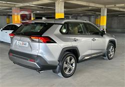 تۆیۆتا ڕاڤ 4